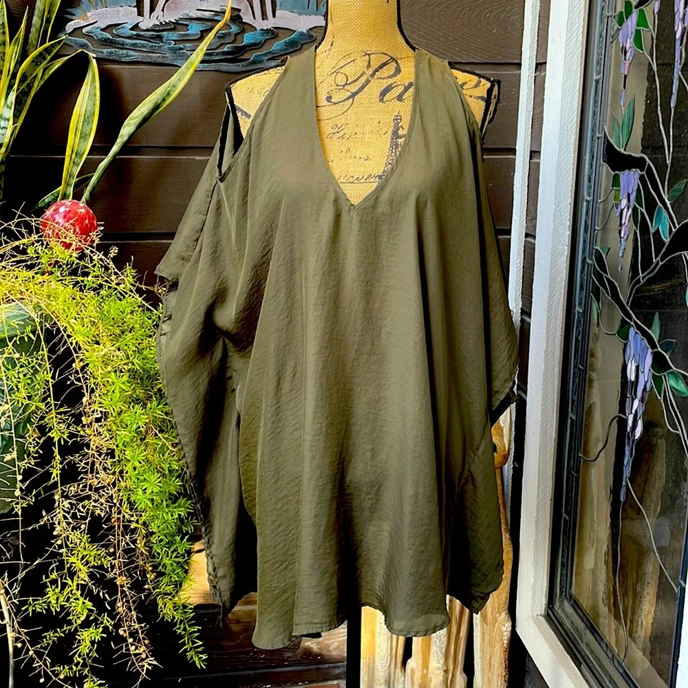 Mumu Cold Should Top - Picture 3 of 11
